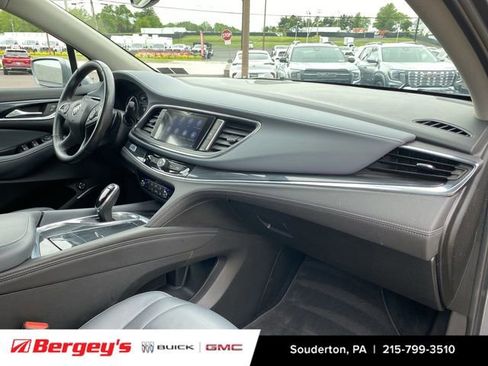 Used 2020 Buick Enclave Essence w/ Sound and Sites Package FWD image 32