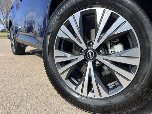 Certified 2023 Nissan Rogue SV image 8