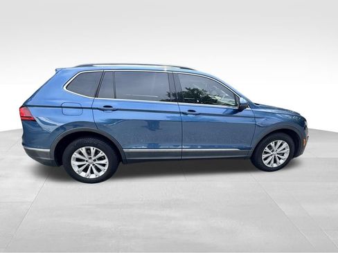 Used 2018 Volkswagen Tiguan SE w/ Panoramic Sunroof Package AWD/4WD image 5