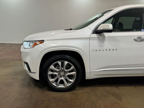 Used 2021 Chevrolet Traverse Premier image 38