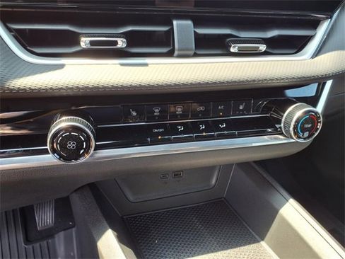 New 2026 Chevrolet Equinox LT w/ LPO, Floor Liner Package image 15