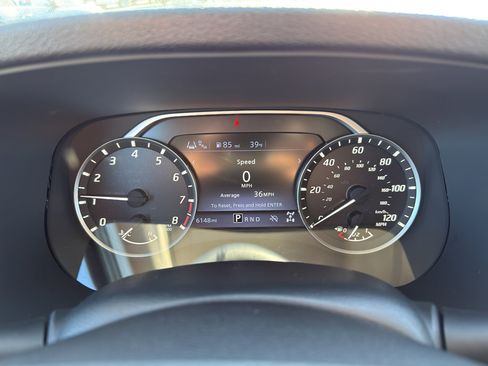 Certified 2024 Nissan Frontier SV w/ Hardbody Edition image 17