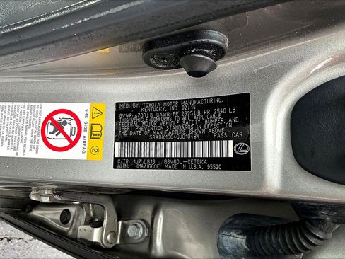 Used 2016 Lexus ES 350 w/ Luxury Package w/Wood Trim FWD image 17