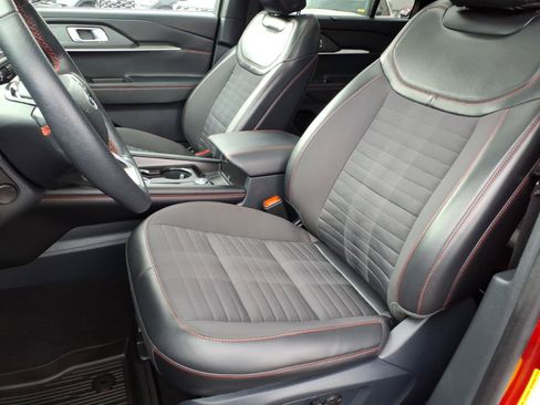 Certified 2025 Ford Explorer ST-Line w/ Premium Package AWD/4WD image 21