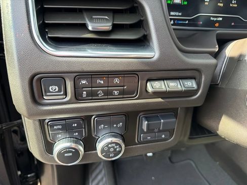 Used 2024 GMC Yukon XL AT4 w/ Technology Package AWD/4WD image 14