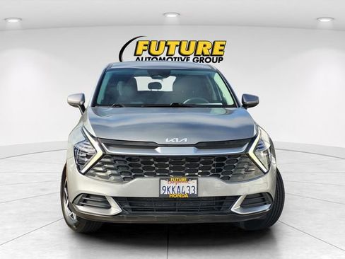 Used 2024 Kia Sportage LX image 2