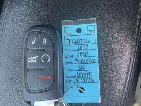 Used 2020 Jeep Cherokee Latitude Plus image 27