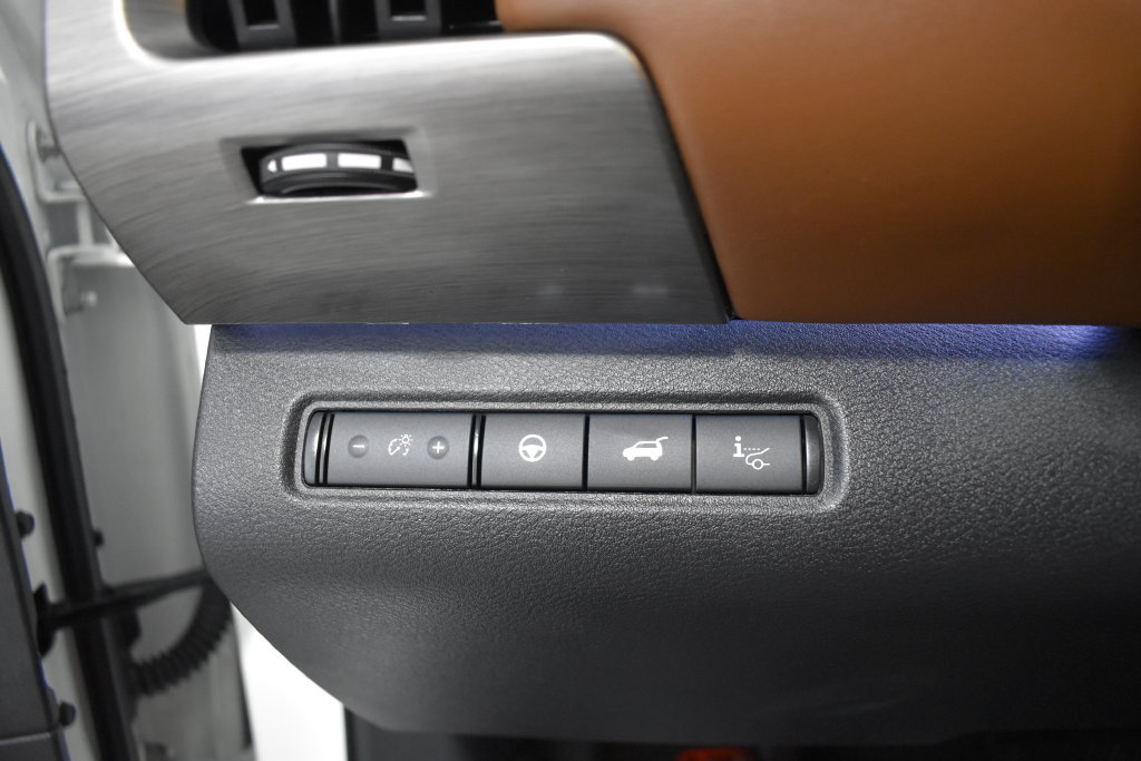 Certified 2024 Nissan Pathfinder Platinum AWD/4WD image 20