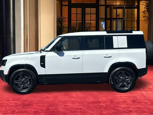 New 2026 Land Rover Defender 110 X-Dynamic SE AWD/4WD image 2