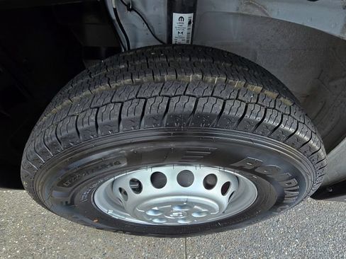 Used 2025 RAM ProMaster 2500 FWD image 28