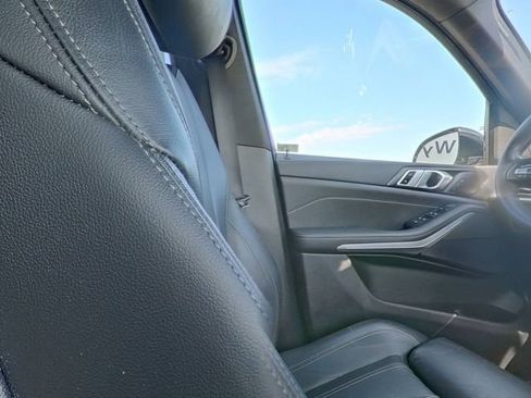 Used 2022 BMW X5 sDrive40i w/ Premium Package RWD image 29