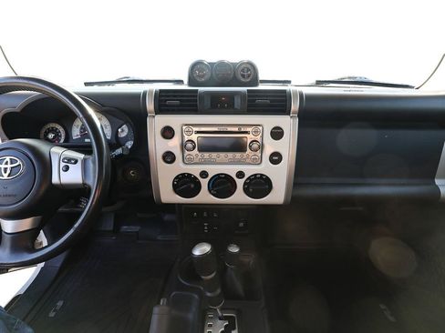 Used 2013 Toyota FJ Cruiser 4WD w/ Upgrade Pkg image 17