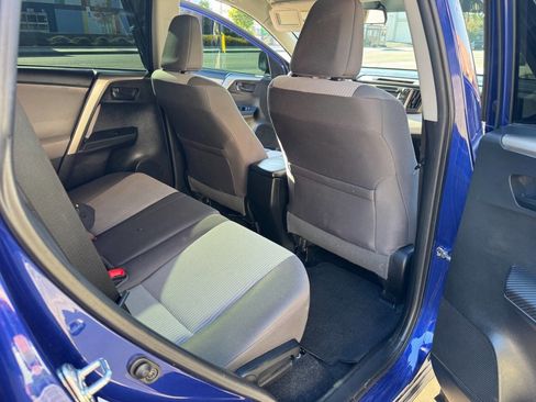 Used 2014 Toyota RAV4 LE FWD image 10