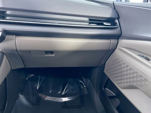 New 2026 Kia Carnival EX image 35