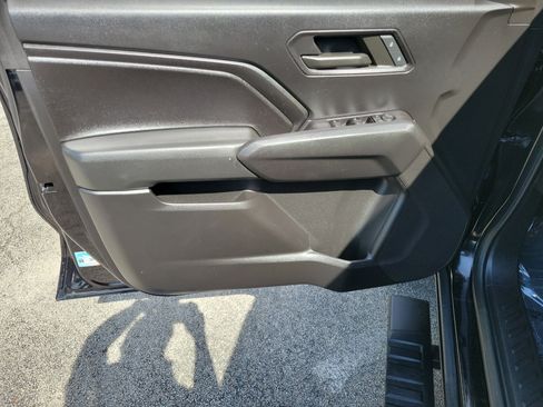 Used 2023 Chevrolet Colorado Trail Boss w/ Technology Package AWD/4WD image 23