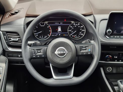 Used 2023 Nissan Rogue SV AWD/4WD image 29