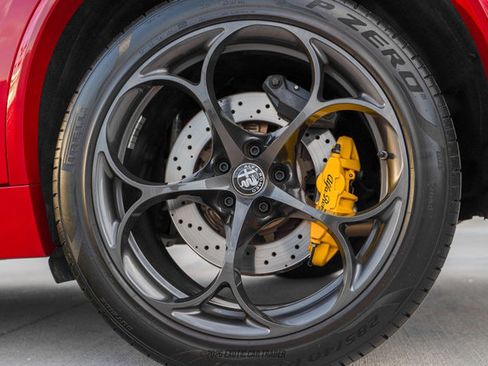 Used 2020 Alfa Romeo Stelvio Quadrifoglio image 65