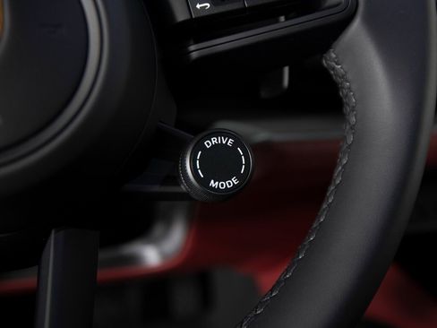 New 2026 Porsche Cayenne image 25