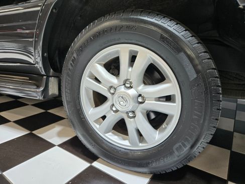 Used 2006 Lexus LX 470 4WD image 20