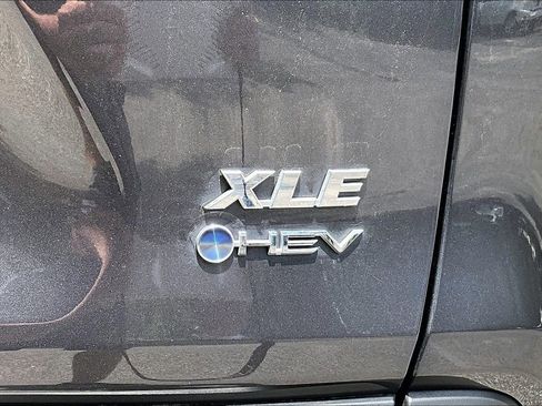Used 2025 Toyota RAV4 XLE AWD/4WD image 21