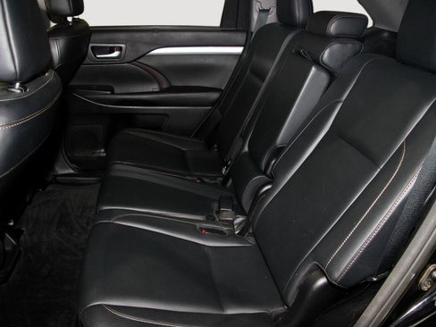 Used 2017 Toyota Highlander XLE image 20