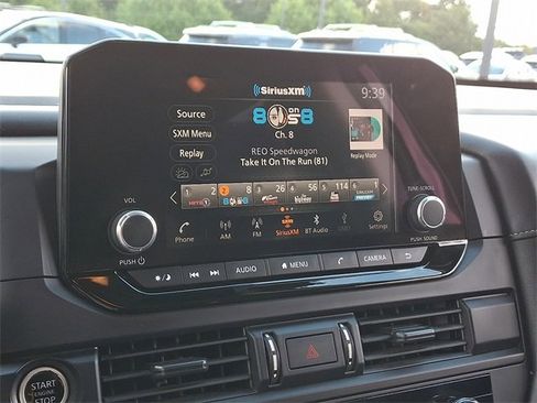 Used 2024 Nissan Pathfinder S image 20