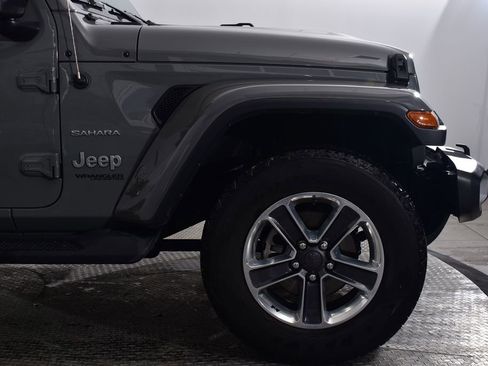 Used 2018 Jeep Wrangler Unlimited Sahara image 10