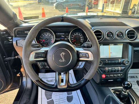 Used 2017 Ford Mustang Shelby GT350 image 17
