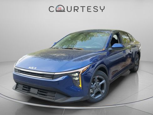 New 2026 Kia K4 LXS image 1