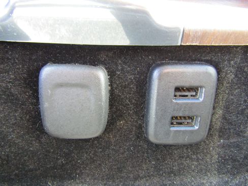 Used 2017 Cadillac Escalade Premium Luxury image 30