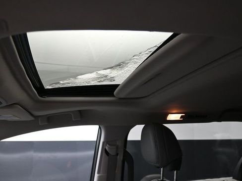 Used 2024 Toyota Sienna XLE image 24