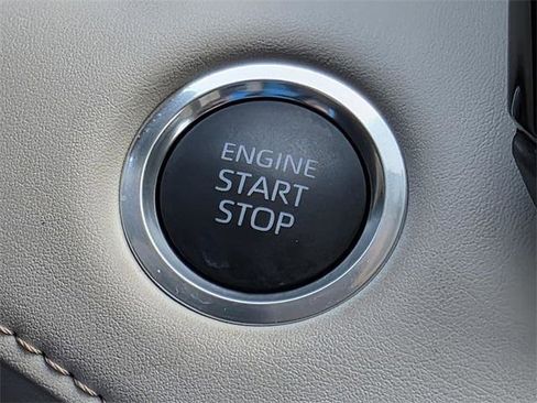 Certified 2025 Toyota Highlander Limited image 24