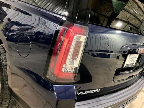 Used 2017 GMC Yukon SLE w/ SLE Value Package image 8