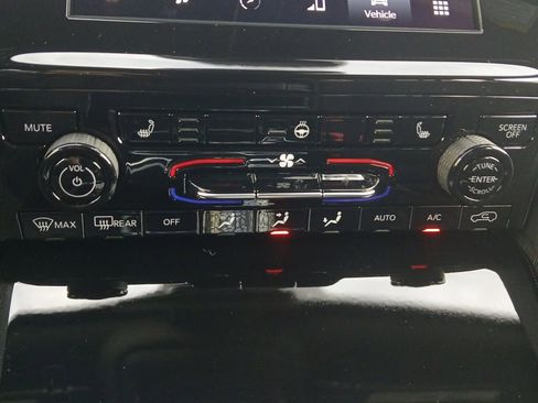 New 2026 Jeep Grand Cherokee L Laredo image 4