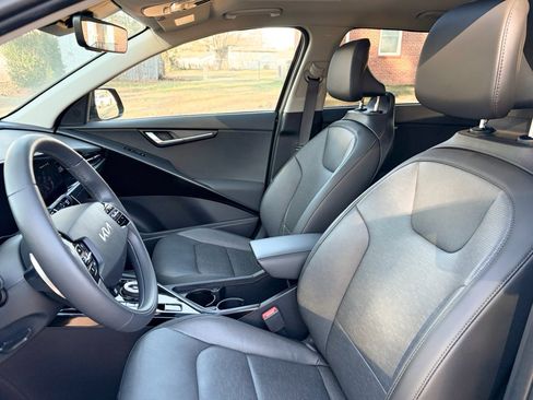 Used 2024 Kia Niro Wave w/ Wave Preserve Package image 19