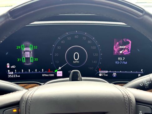 Used 2024 Cadillac Escalade ESV Sport Platinum w/ LPO, ONYX Package image 32