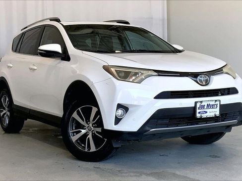Used 2017 Toyota RAV4 XLE image 34