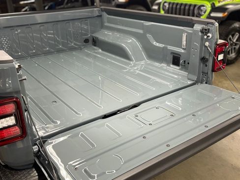 New 2026 Jeep Gladiator Willys image 8