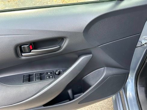 Used 2025 Toyota Corolla LE FWD image 15