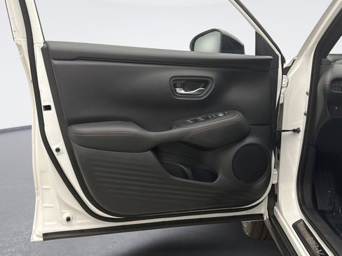 Used 2025 Honda HR-V Sport image 9