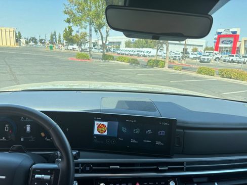 Used 2026 Hyundai Santa Fe SEL AWD/4WD image 16
