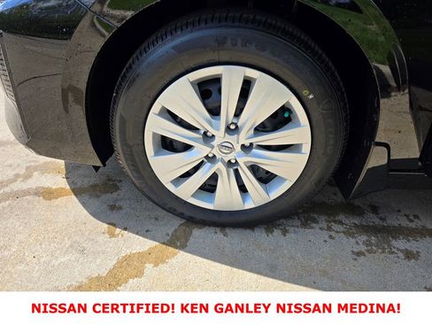 Certified 2025 Nissan Sentra S FWD image 18
