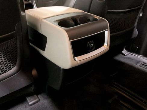 Used 2024 Kia Carnival LX image 35