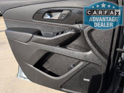 Used 2023 Chevrolet Traverse RS image 16