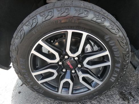 Certified 2026 GMC Sierra 1500 AT4 w/ AT4 Premium Package AWD/4WD image 11