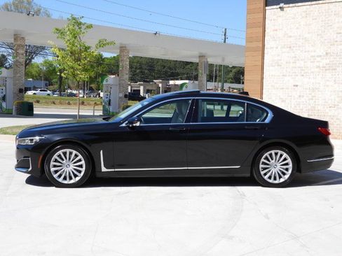 Used 2021 BMW 740i w/ Premium Package RWD image 20