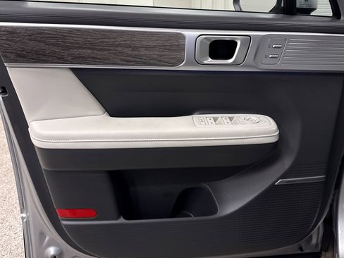 Used 2025 Hyundai Santa Fe Limited image 3