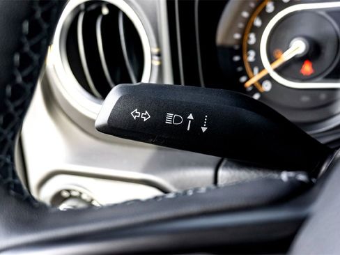 Used 2025 Jeep Gladiator Sport image 19