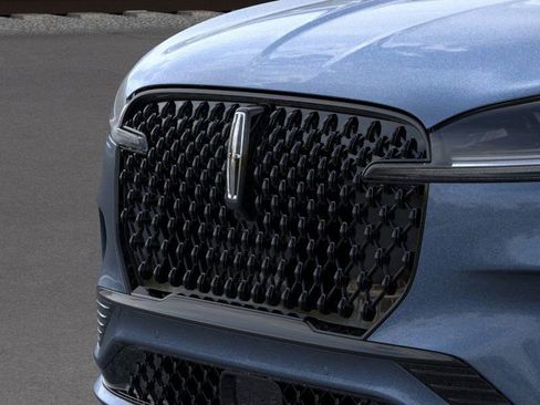 New 2026 Lincoln Aviator AWD image 18