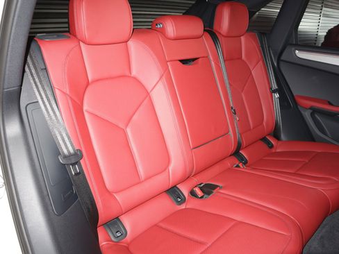 Used 2025 Porsche Macan S image 6